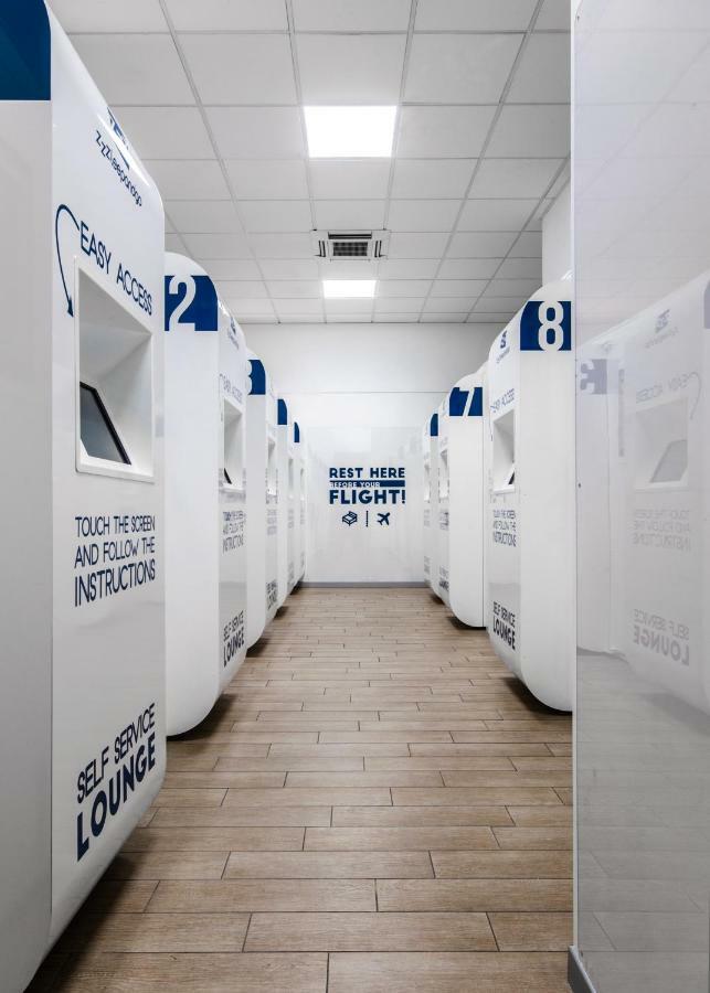 Resting Pods - Zzzleepandgo Bgy Airport Hotel โอรีโอ อัล เซรีโอ ภายนอก รูปภาพ